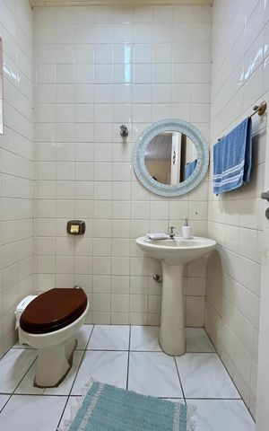 Casa para alugar com 200m², 3 quartos e 4 vagas Casa para alugar com 200m², 3 quartos e 4 vagasLavabo