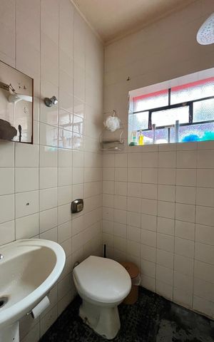 Casa para alugar com 200m², 3 quartos e 4 vagas Casa para alugar com 200m², 3 quartos e 4 vagasBanheiro