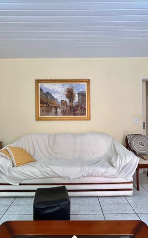 Casa para alugar com 200m², 3 quartos e 4 vagas Casa para alugar com 200m², 3 quartos e 4 vagasSala