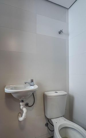 Apartamento à venda com 68m², 2 quartos e 2 vagasBanheiro de serviço