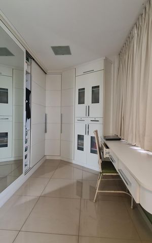 Apartamento à venda com 260m², 4 quartos e 2 vagas Apartamento à venda com 260m², 4 quartos e 2 vagasQuarto