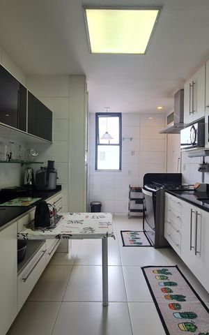 Apartamento à venda com 260m², 4 quartos e 2 vagas Apartamento à venda com 260m², 4 quartos e 2 vagasCozinha