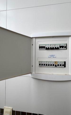 Apartamento à venda com 120m², 3 quartos e 1 vaga Apartamento à venda com 120m², 3 quartos e 1 vagaÁrea de serviço - painel
