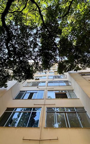 Apartamento à venda com 120m², 3 quartos e 1 vaga Apartamento à venda com 120m², 3 quartos e 1 vagaFachada