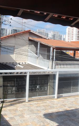 Casa à venda com 165m², 3 quartos e 2 vagasVaranda