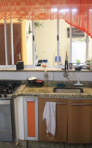 Casa à venda com 165m², 3 quartos e 2 vagasCozinha