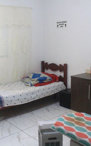 Casa à venda com 165m², 3 quartos e 2 vagasQuarto