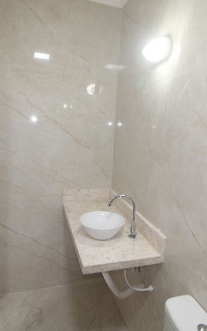 Casa de condomínio à venda com 110m², 3 quartos e 3 vagasBanheiro 2