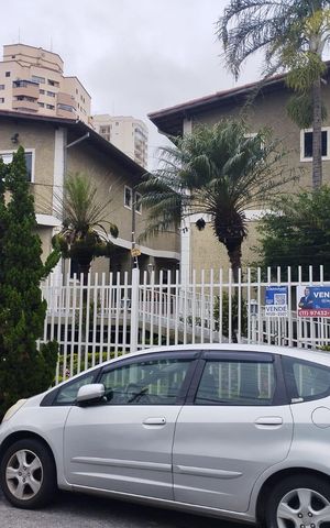 Casa de condomínio à venda com 110m², 3 quartos e 3 vagasFachada