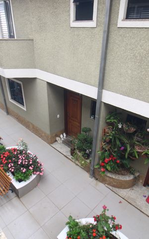 Casa de condomínio à venda com 110m², 3 quartos e 3 vagasQuarto 3 - Varanda