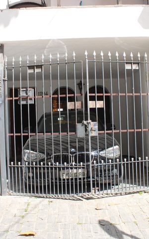 Casa à venda com 210m², 5 quartos e 1 vagaFachada