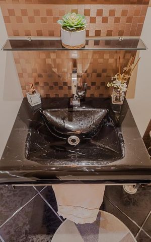 Apartamento à venda com 160m², 3 quartos e 1 vaga Apartamento à venda com 160m², 3 quartos e 1 vagaLavabo