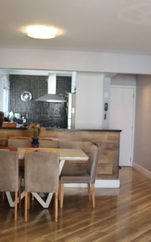 Apartamento à venda com 105m², 3 quartos e 2 vagas Apartamento à venda com 105m², 3 quartos e 2 vagasSala