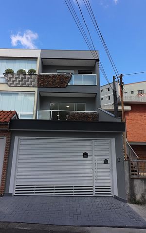Casa à venda com 263m², 3 quartos e 6 vagasFachada