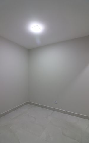 Casa à venda com 263m², 3 quartos e 6 vagasQuarto de Serviço