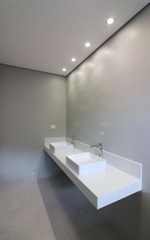 Casa à venda com 263m², 3 quartos e 6 vagasSuíte 1 Banheiro 