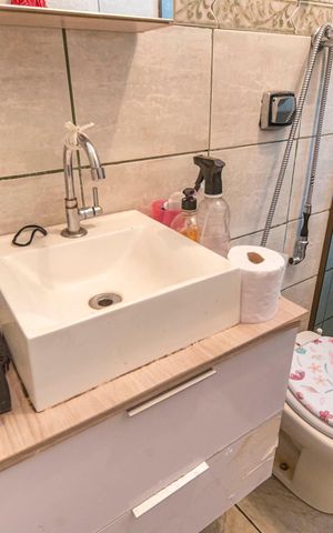 Casa à venda com 250m², 3 quartos e 2 vagas Casa à venda com 250m², 3 quartos e 2 vagasBanheiro
