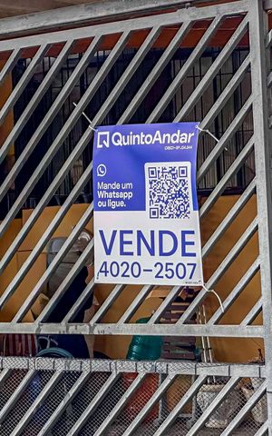 Casa à venda com 250m², 3 quartos e 2 vagas Casa à venda com 250m², 3 quartos e 2 vagasPlaca instalada na Fachada