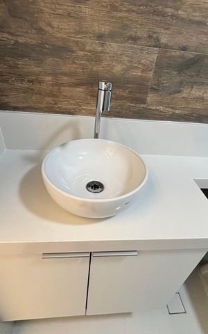 Apartamento à venda com 75m², 3 quartos e 1 vaga Apartamento à venda com 75m², 3 quartos e 1 vagaBanheiro