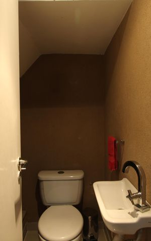 Casa de condomínio à venda com 100m², 3 quartos e 1 vagaLavabo