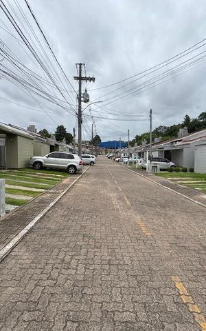 Casa de condomínio à venda com 80m², 2 quartos e 2 vagas