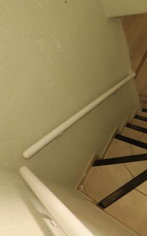 Apartamento para alugar com 110m², 2 quartos e 1 vagaEscada para a cobertura