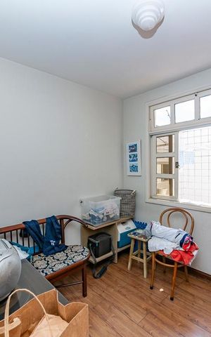 Casa à venda com 414m², 4 quartos e 5 vagas Casa à venda com 414m², 4 quartos e 5 vagasQuarto de Serviço1