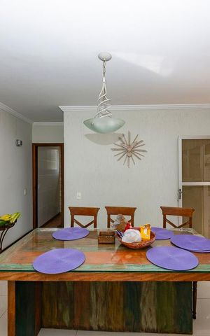 Casa à venda com 414m², 4 quartos e 5 vagas Casa à venda com 414m², 4 quartos e 5 vagasCopa