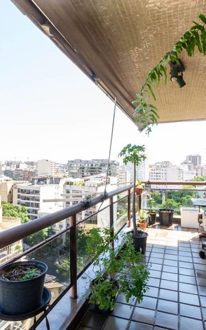 Apartamento à venda com 186m², 4 quartos e 3 vagasVaranda