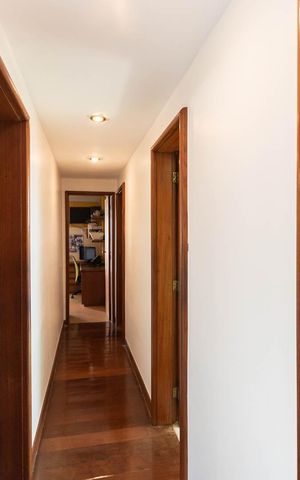 Apartamento à venda com 186m², 4 quartos e 3 vagasCorredor