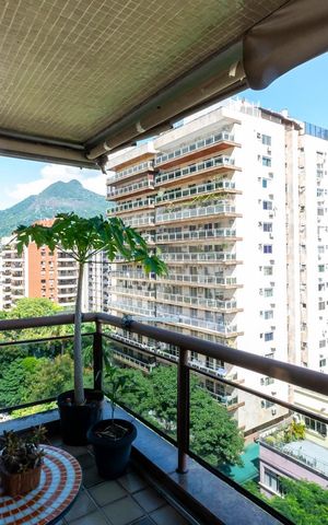 Apartamento à venda com 186m², 4 quartos e 3 vagasVaranda