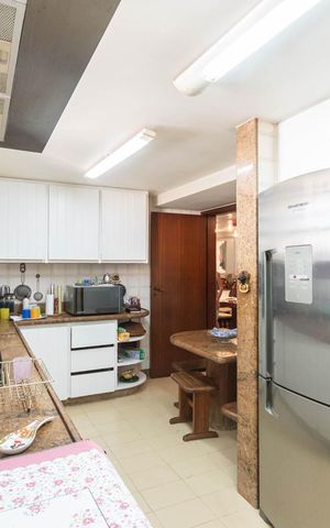 Apartamento à venda com 186m², 4 quartos e 3 vagasCozinha
