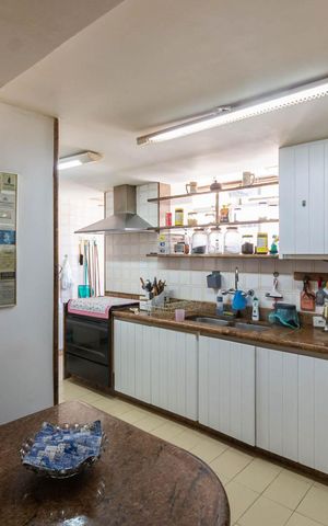Apartamento à venda com 186m², 4 quartos e 3 vagasCozinha
