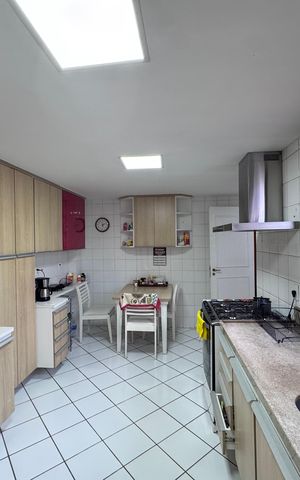 Apartamento à venda com 403m², 3 quartos e 4 vagas Apartamento à venda com 403m², 3 quartos e 4 vagasCozinha