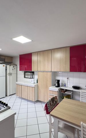 Apartamento à venda com 403m², 3 quartos e 4 vagas Apartamento à venda com 403m², 3 quartos e 4 vagasCozinha
