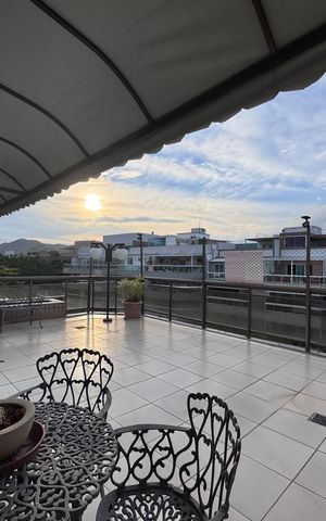 Apartamento à venda com 403m², 3 quartos e 4 vagas Apartamento à venda com 403m², 3 quartos e 4 vagasVaranda