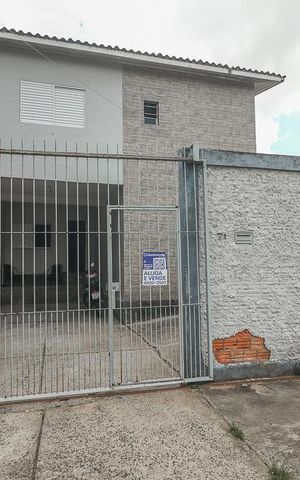 Casa à venda com 200m², 4 quartos e 3 vagasFachada