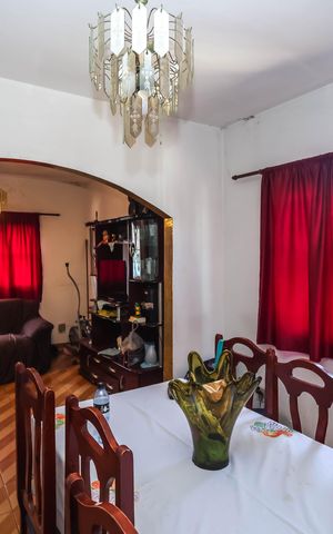 Casa à venda com 333m², 3 quartos e 3 vagasSala