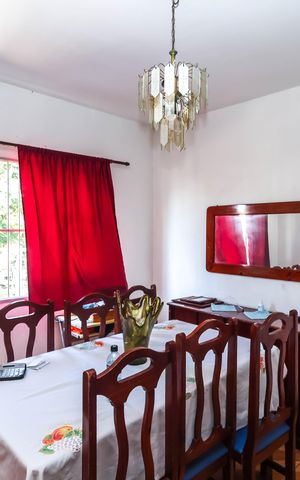 Casa à venda com 333m², 3 quartos e 3 vagasSala