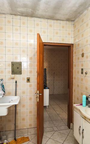 Casa à venda com 333m², 3 quartos e 3 vagasBanheiro