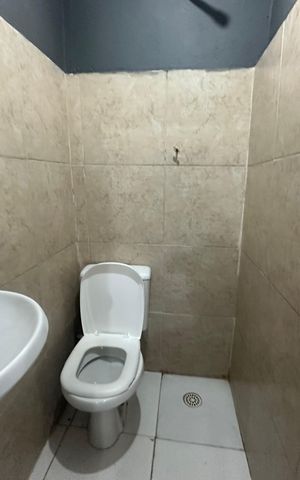 Casa para alugar com 35m², 1 quarto e sem vaga Casa para alugar com 35m², 1 quarto e sem vagaBanheiro