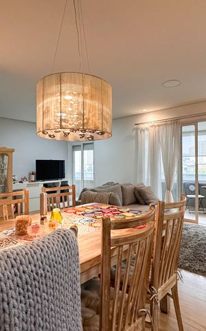 Apartamento à venda com 104m², 3 quartos e 2 vagas Apartamento à venda com 104m², 3 quartos e 2 vagasSala