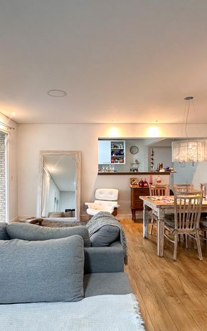 Apartamento à venda com 104m², 3 quartos e 2 vagas Apartamento à venda com 104m², 3 quartos e 2 vagasSala