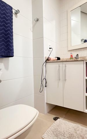 Apartamento à venda com 104m², 3 quartos e 2 vagas Apartamento à venda com 104m², 3 quartos e 2 vagasBanheiro da Suíte