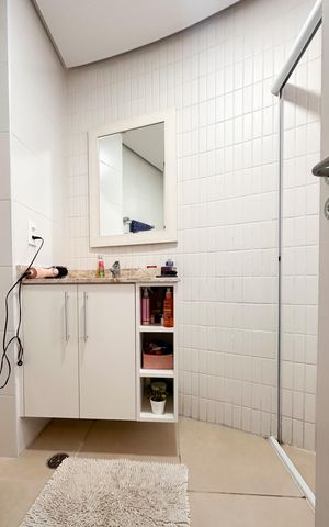 Apartamento à venda com 104m², 3 quartos e 2 vagas Apartamento à venda com 104m², 3 quartos e 2 vagasBanheiro da Suíte