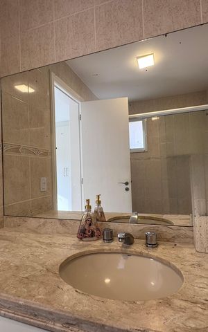 Casa de condomínio à venda com 282m², 4 quartos e 5 vagas Casa de condomínio à venda com 282m², 4 quartos e 5 vagasSuíte 1 - Banheiro