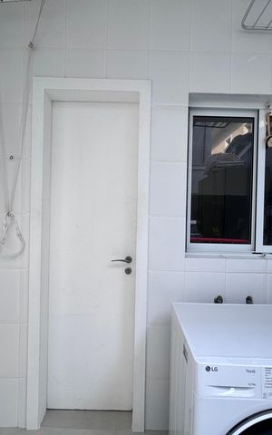 Casa de condomínio à venda com 282m², 4 quartos e 5 vagas Casa de condomínio à venda com 282m², 4 quartos e 5 vagasÁrea de Serviço