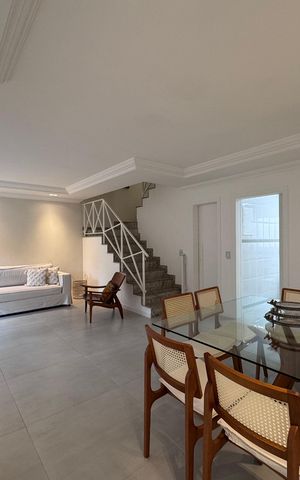 Casa de condomínio à venda com 282m², 4 quartos e 5 vagas Casa de condomínio à venda com 282m², 4 quartos e 5 vagasSala