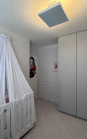 Casa de condomínio à venda com 282m², 4 quartos e 5 vagas Casa de condomínio à venda com 282m², 4 quartos e 5 vagasQuarto 2