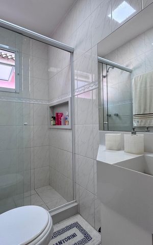 Casa de condomínio à venda com 282m², 4 quartos e 5 vagas Casa de condomínio à venda com 282m², 4 quartos e 5 vagasSuíte 2 - Banheiro